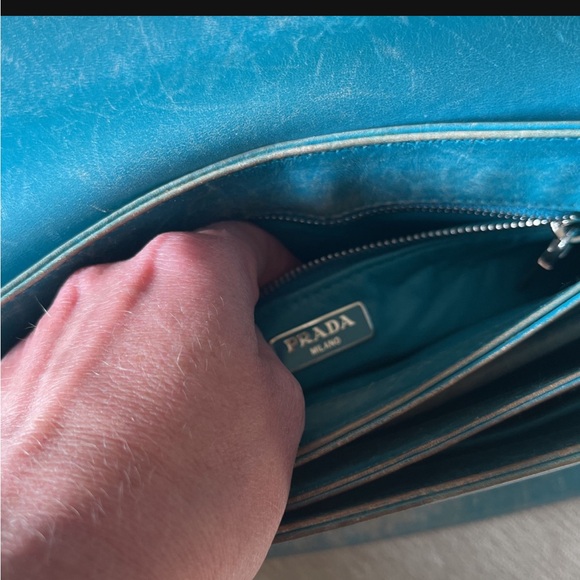 Prada Vitello distressed bag Italian crossbody flap bag - Picture 3 of 12